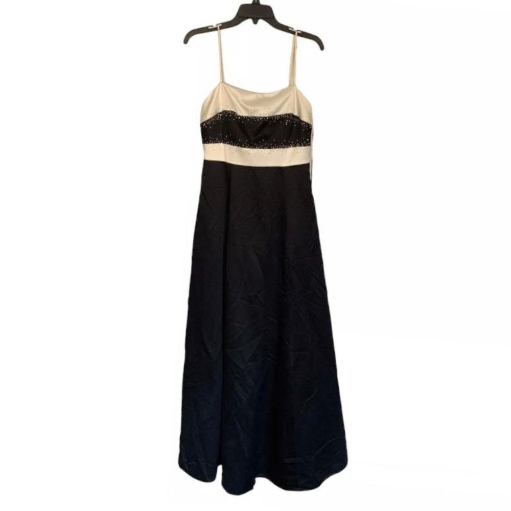 Dave and Johnny by Laura Ryner Gown with Matching Shawl
